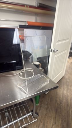 11x17  Heavy duty   Taple top counter top display