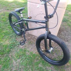 BMX BICYCLE FOR SALE