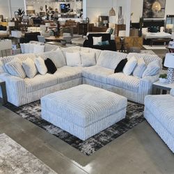 Stupendous 3-Piece Sectional with Ottoman in Alloy 