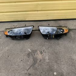2020 Ford Explorer Headlight 