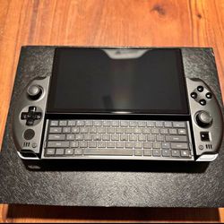 GPD WIN4 2024 Handheld Computer | 8840U | 32GB RAM I 2TB SSD with official case