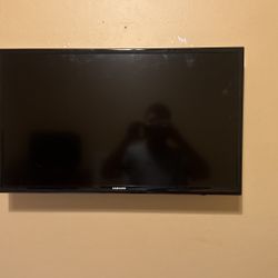 Samsung 4 Series UN32M4500 32" 720p HD LED LCD Internet TV