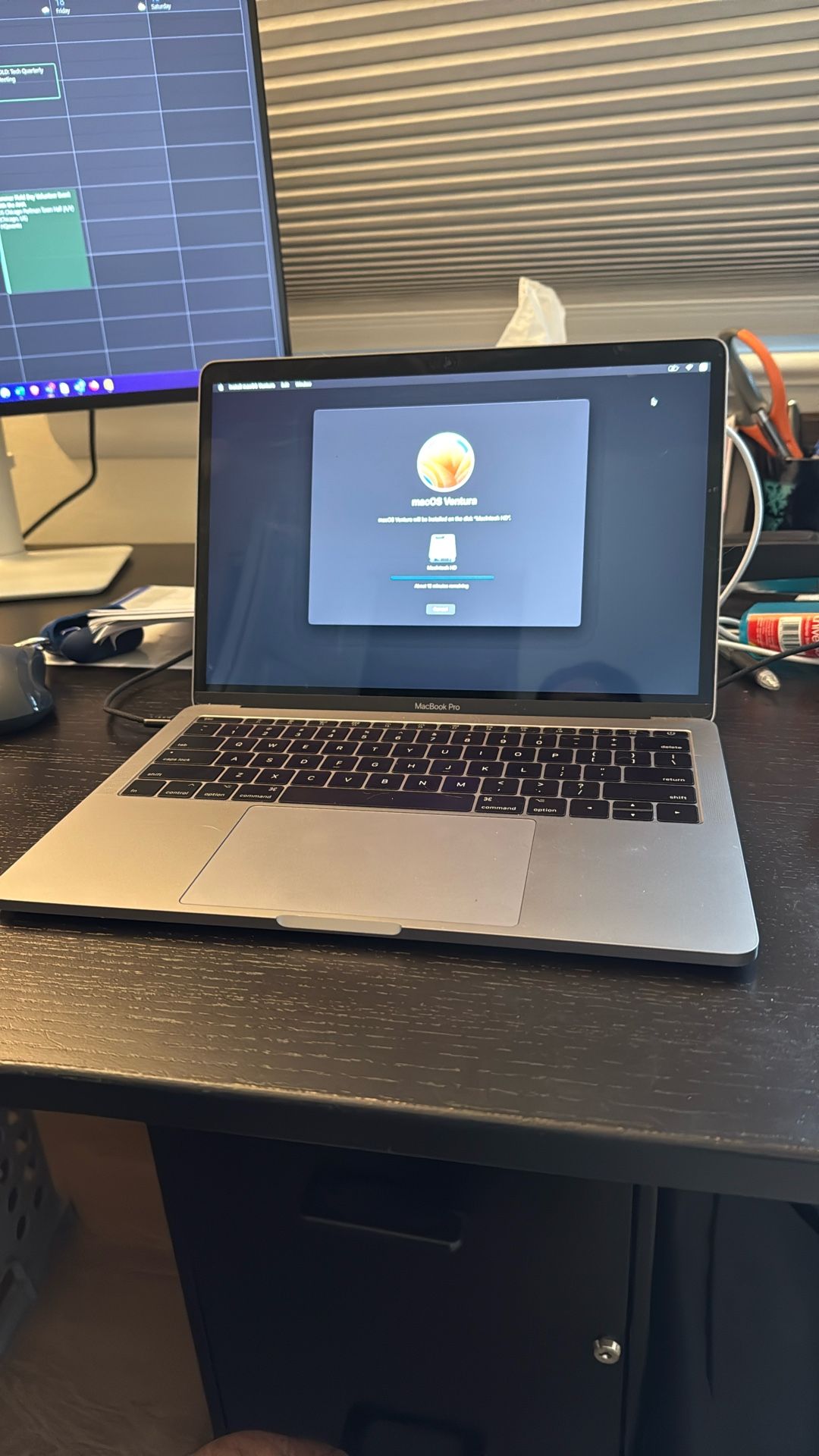 Space Gray MacBook 2017 8gb 128gb SSD