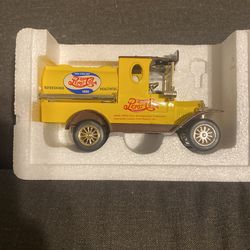 Pepsi Cola Tanker Yellow & Brown Delivery Truck Golden Wheel Classic
