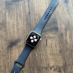 Apple Watch Series 7 45mm GPS - Excellent Condition - $195