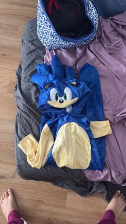 Sonic costume size small in youth