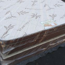 Brand New Queen Size Pillowtop Mattress Included Box Spring Free Delivery 