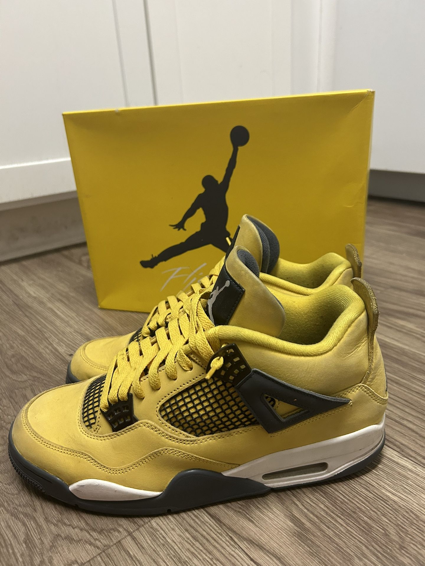 Jordan 4 Lightning 2021