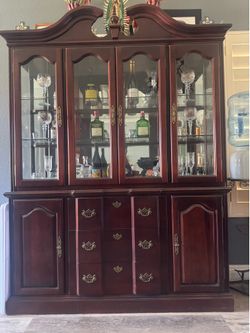 Wine cabinet