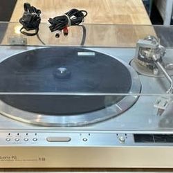 Vintage Pioneer PL-630 Fully-Automatic Quartz Locked Direct-Drive Turntable