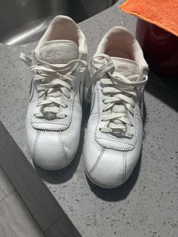 white nike cortez size 9 in womens