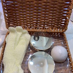 Bath Gift Set Body Scrub Butter Bath Bomb Gloves 