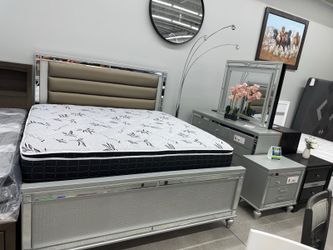 4pc King Bedroom Set ✨✨✨✨
