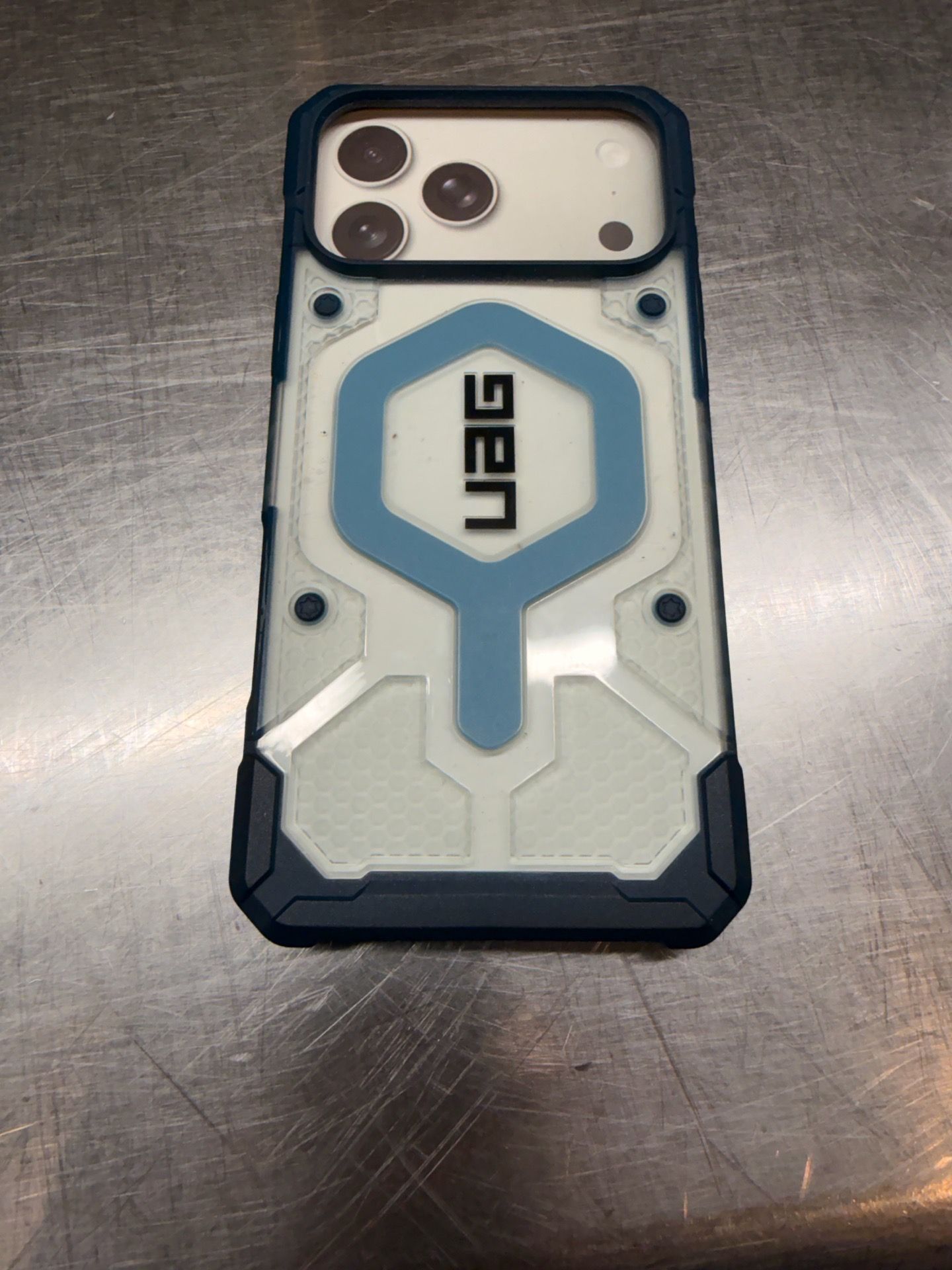 Case UAG con protector de pantalla