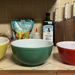 Vintage Pyrex Primary Color Mixing Bowls Yellow Green Red Blue