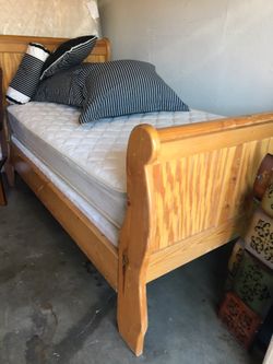 Twin bed and matrees