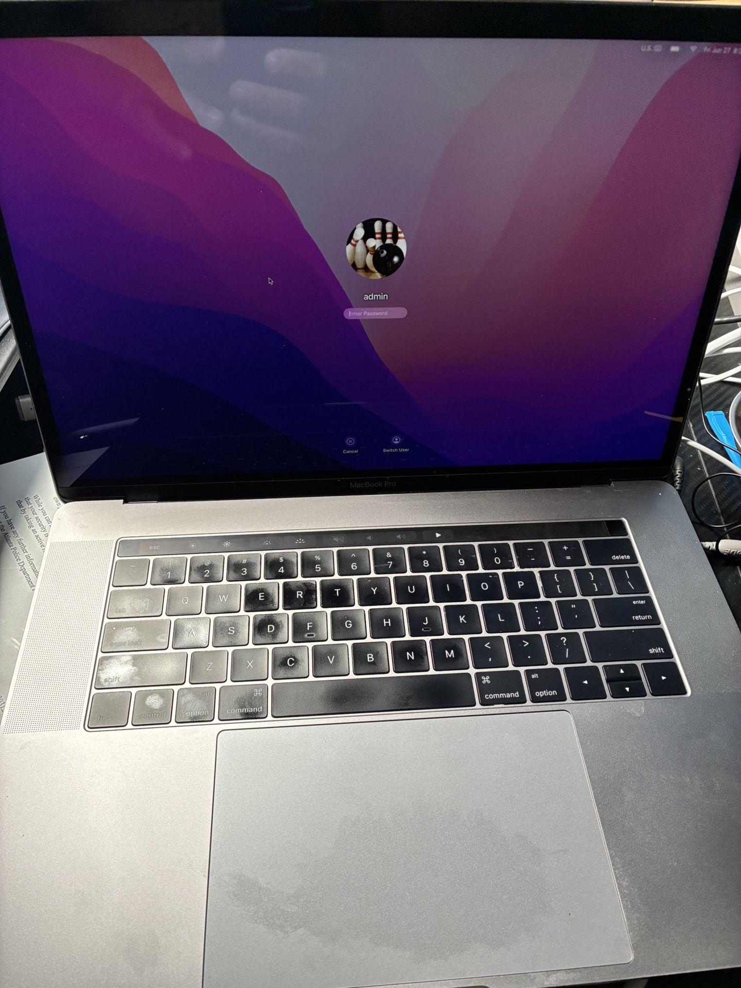 (price Reduced)2016 MacBook Pro Loaded With Software (volume Went Out)