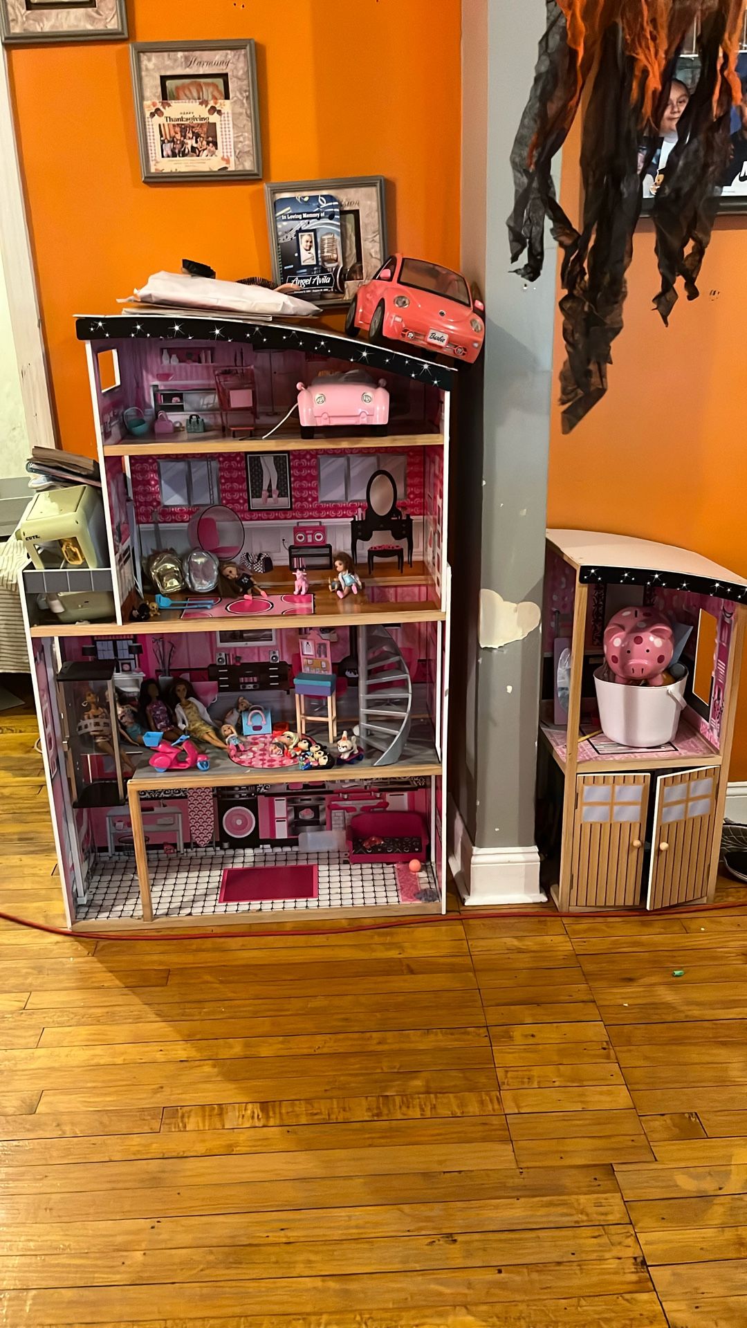 Doll House Garage 2 Barbie Cars and Barbies With Some Furniture