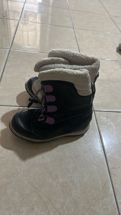 Girl Size 1 Snow Boots