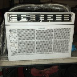 5000 Btu 1/2 Hp Window AC Unit Toshiba 