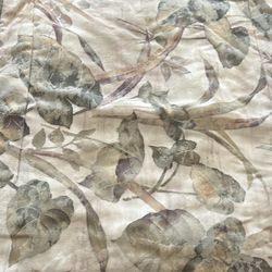King Size Reversible Comforter/2 Shams