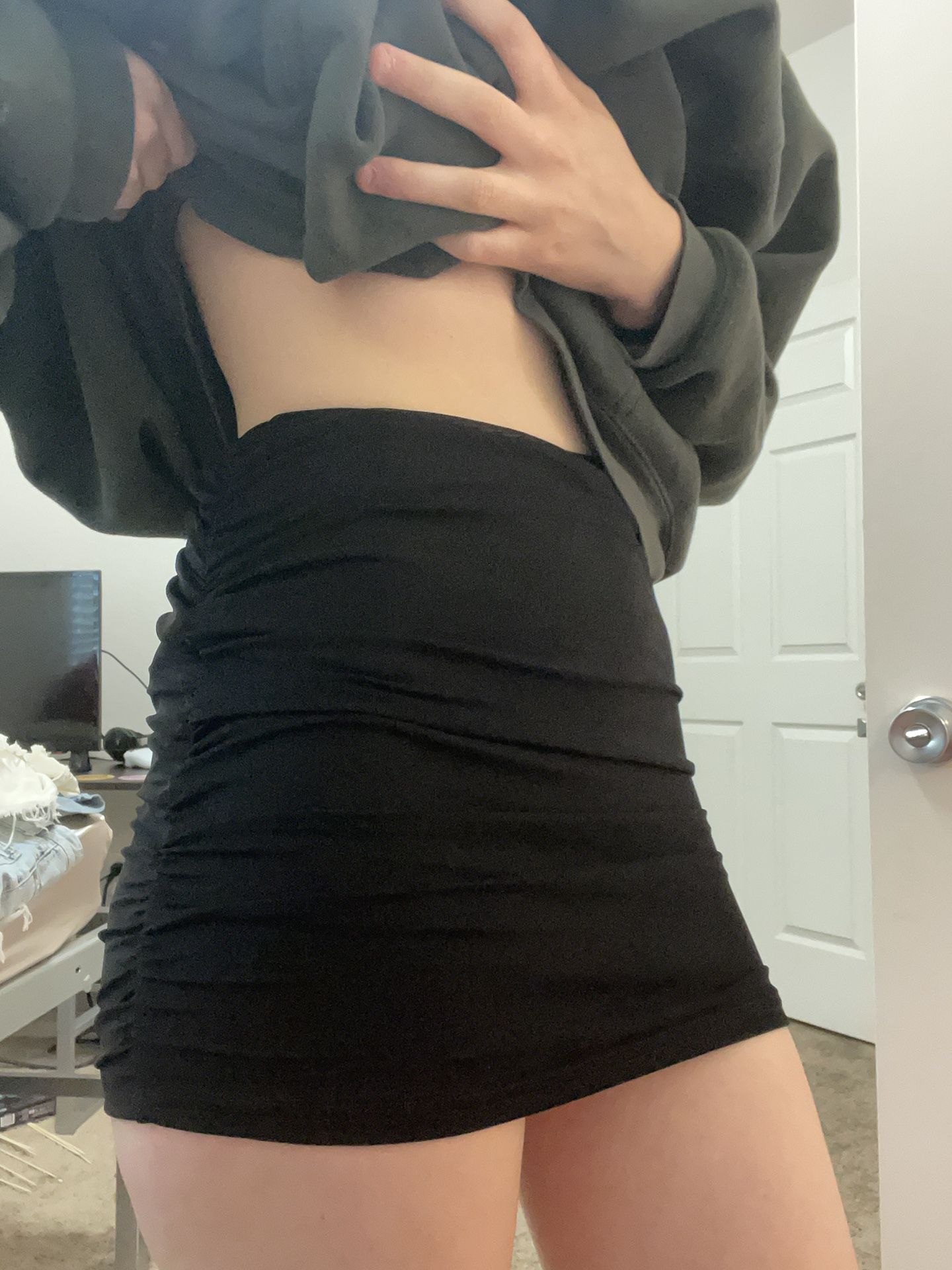 Fitted skirt
