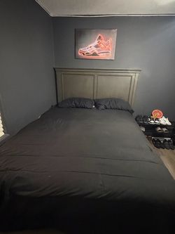 Queen Bed