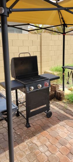 Dyna Glo 3-burner propane grill