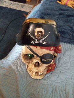 Key Largo Pirate Skull Figurine bank