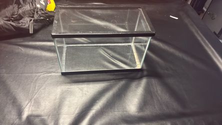 10 gallon fish/ reptile tank