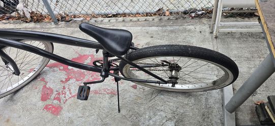 Beach cruiser bike