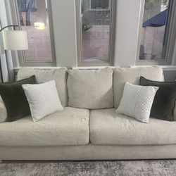 Ashley Furniture Soletren Sofa Couch READ DESCRIPTION 