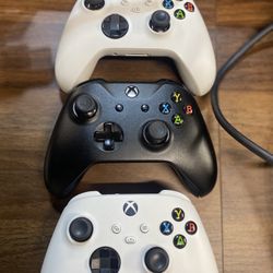 Xbox One Controllers 