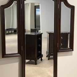 New Tri fold mirror with vanity stool 