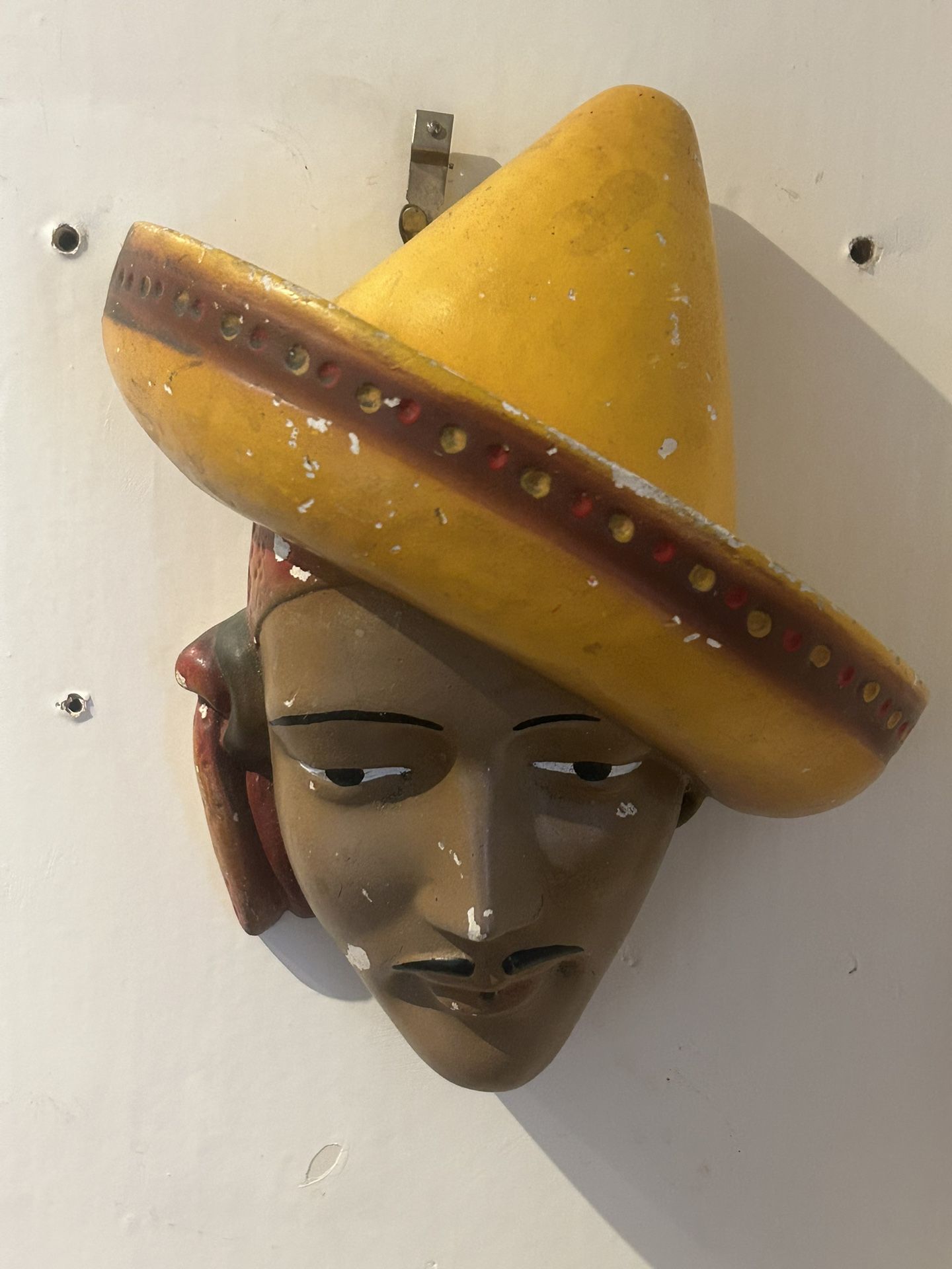 Some chips but no salsa: Vintage 1950s Mexican Man w/Sombrero String Holder: