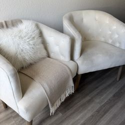 Living Room Chairs 