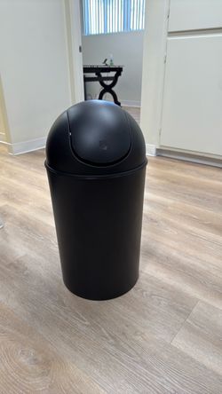 Trash Cans (4 for sale)