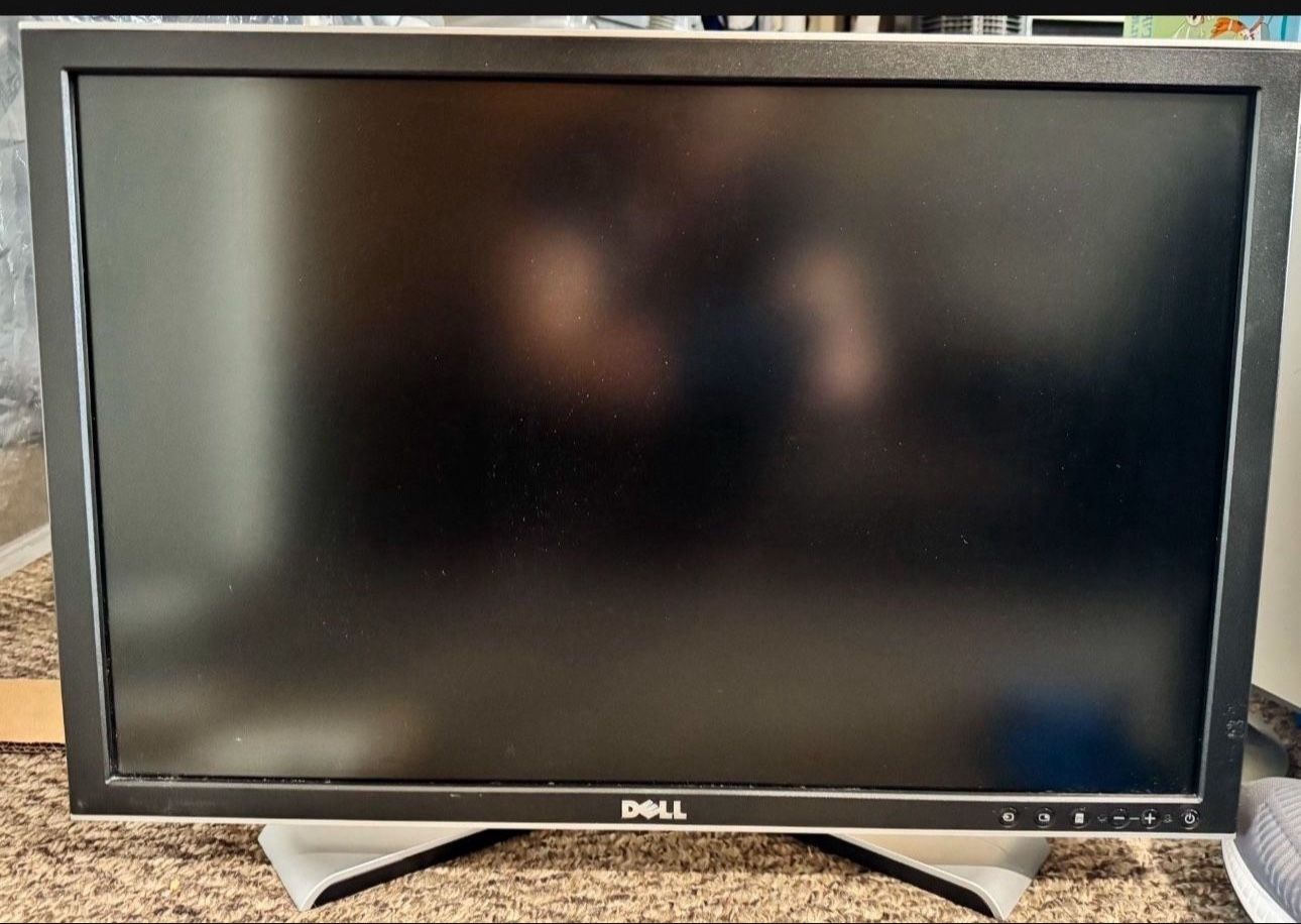 Dell Monitor 22” - Barely Used