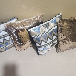 5 Small Pillows 