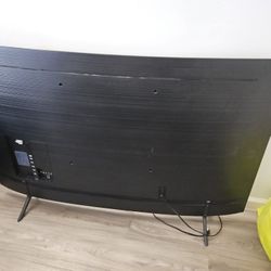 Fairly used Samsung 65" Curve Smart TV in very Good Conditiin with remote control