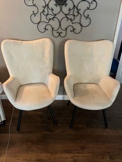 Set of 2 Cream Velvet Accent Chairs