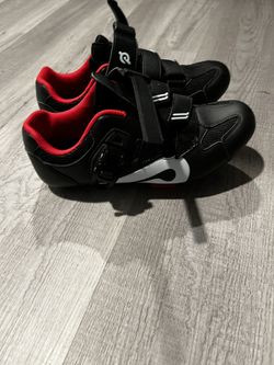 Peloton Bike + Size 38/7 Worn Less Then 5 Times.