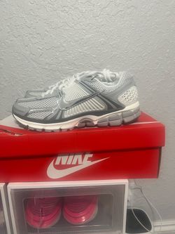 Nike Zoom Vomero 5 White Metallic Silver size 9.5
