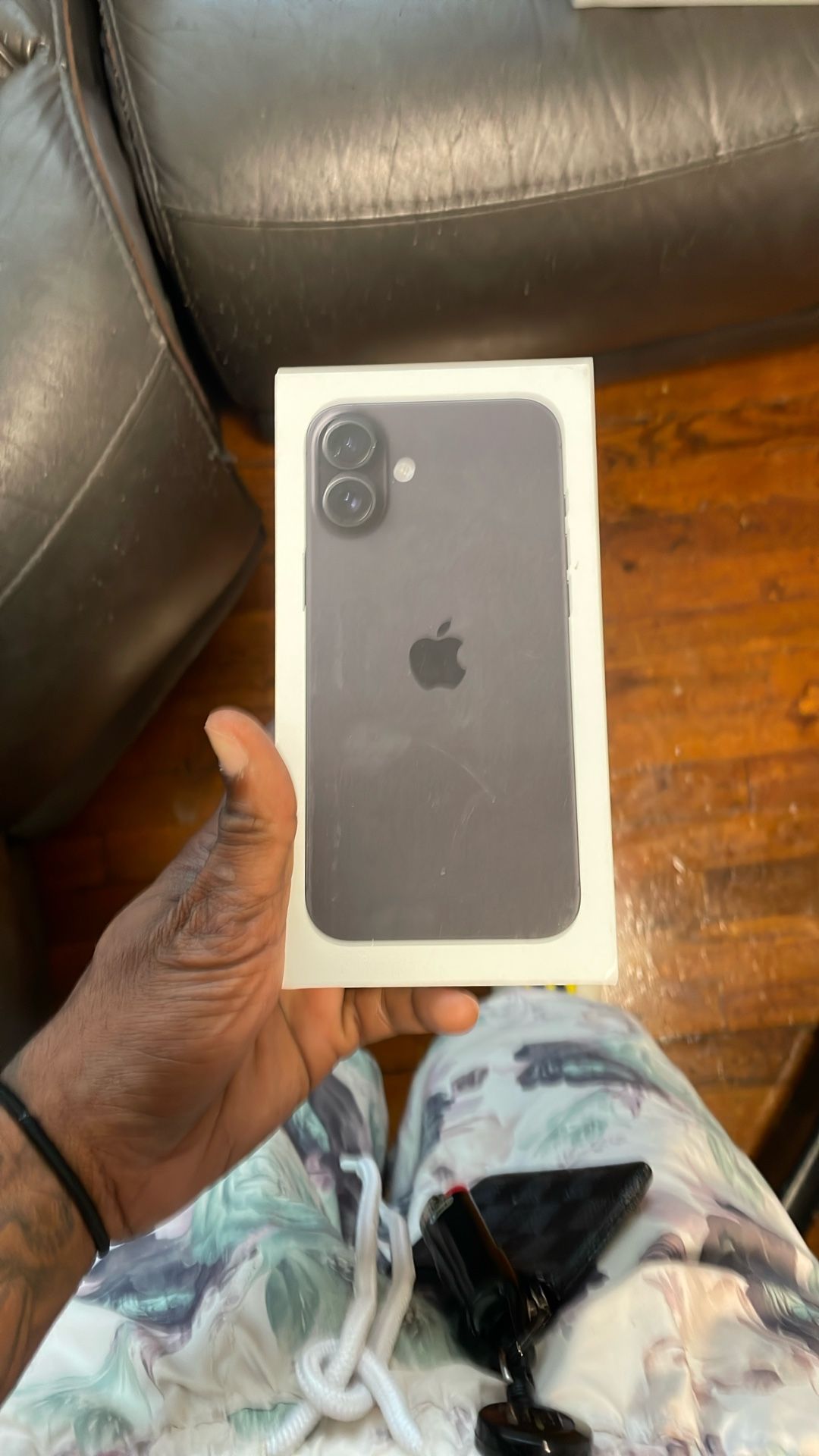 iPhone 16 Plus