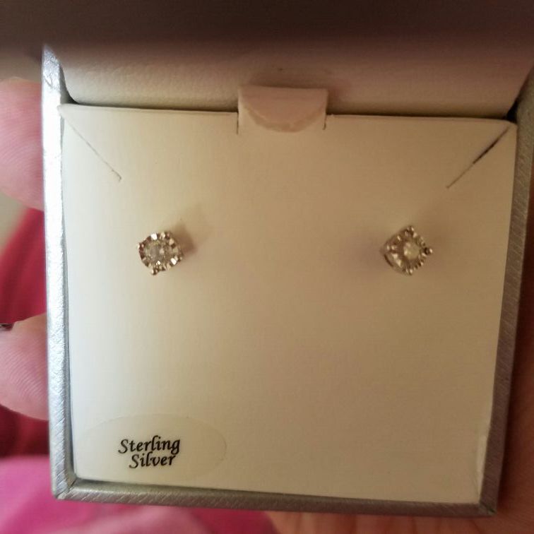 Brand new sterling silver diamond earings!