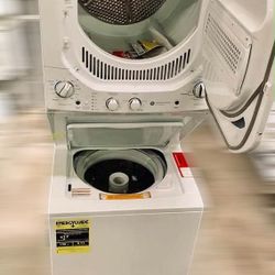 Washer & Dryer Combo (Stacked Unit) – Clean & Ready to Go