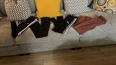 Leggings 4 for $12  size small