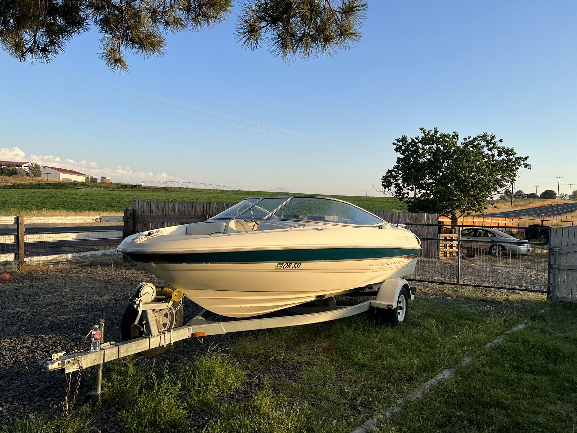 2000 bayliner capri for Sale in Hermiston, OR OfferUp