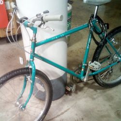 SCHWINN MOUNTAIN HYBRID