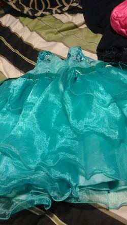 Girl dress size 2
